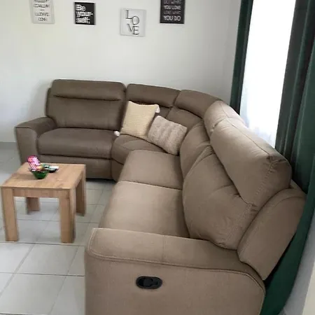 Appartamento House Ana *